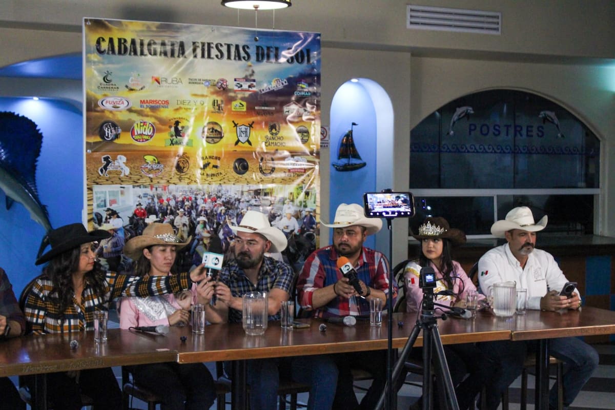 A caballo y con música: así se vivirá la Cabalgata de las Fiestas del Sol 2025