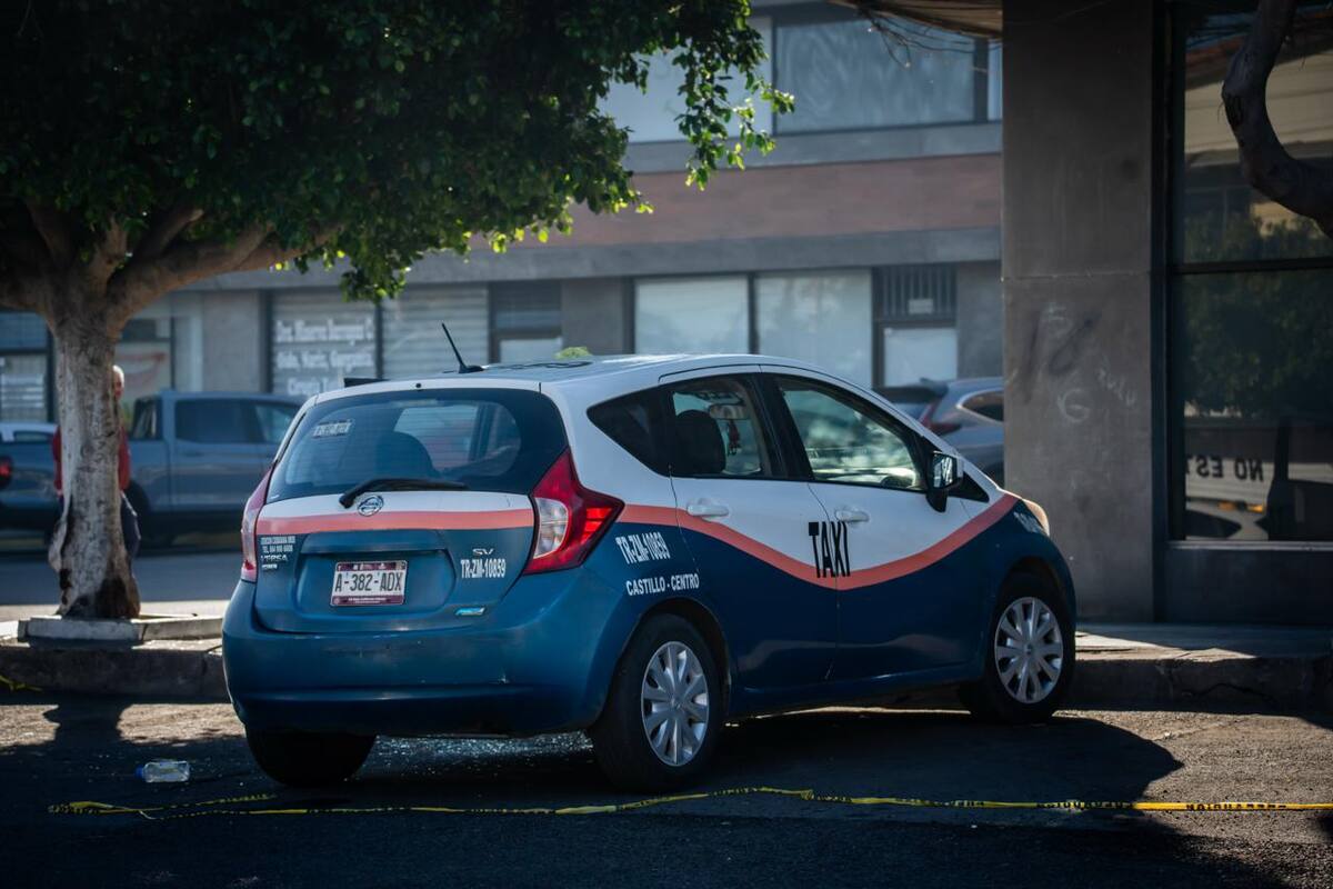 El conductor fue hallado sin signos vitales en su taxi, que permanecía estacionado desde el domingo. Foto: Border Zoom