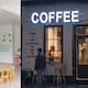 Un cómic imaginó hace diez años un lugar mágico donde las madres agotadas podían refugiarse por la noche y ahora ese lugar existe en Japón: cafés nocturnos que reciben a madres con bebés que no dejan de llorar se vuelven una solución a la sensación de aislamiento en la crianza