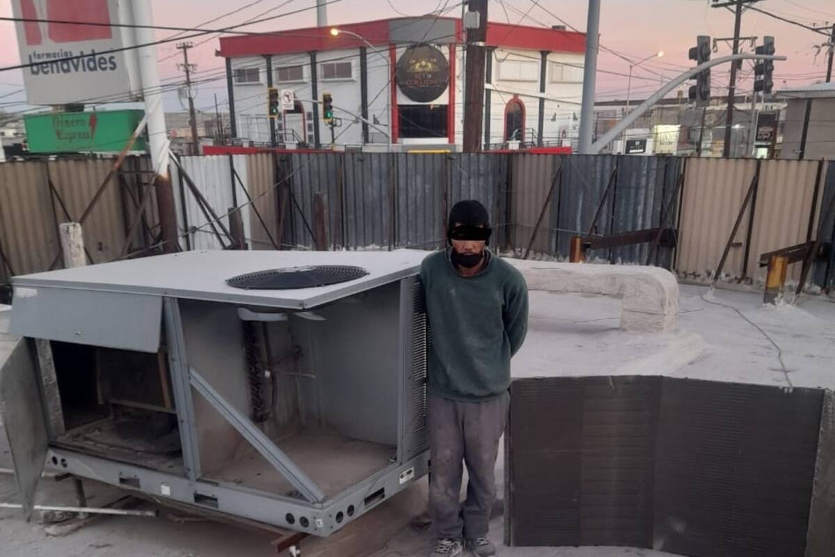 Sorprenden a hombre “desarmando” una refrigeración