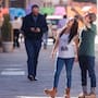 Millennials y Generación Z aplazan matrimonio, hijos y compra de casa por presión económica, revela encuesta global de Deloitte