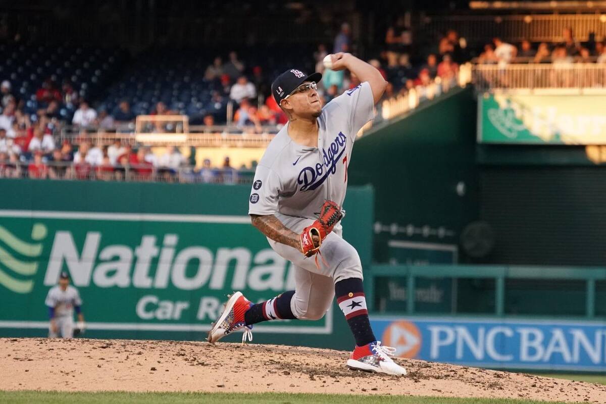 Julio Urías llega a 10 juegos ganados y de nuevo es colíder en MLB