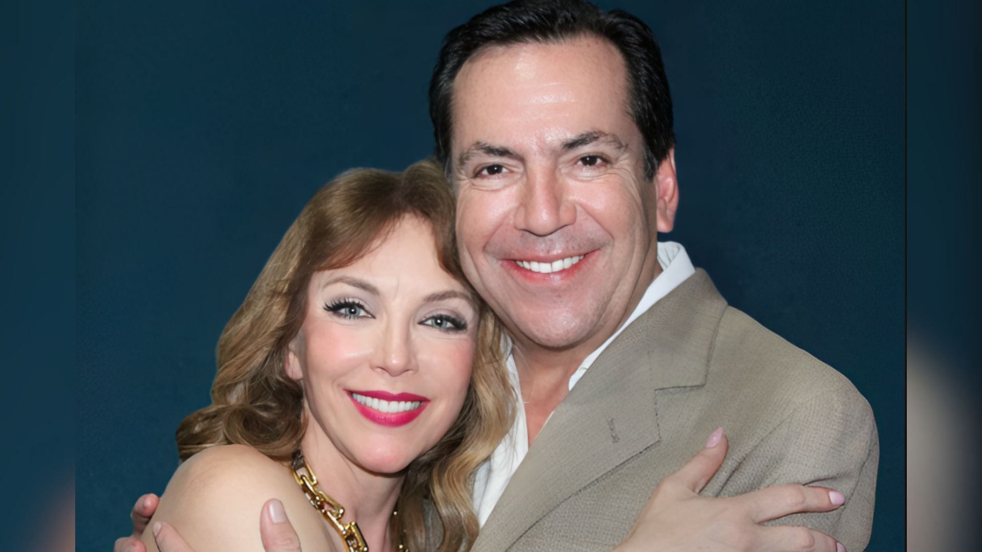 Laura Flores y Lalo Salazar confirman su relación | Foto: Instagram