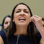 Alexandria Ocasio dice que Trump está dispuesto a desatar una guerra mundial usando a Irán para sepultar el escándalo de los archivos de Jeffrey Epstein