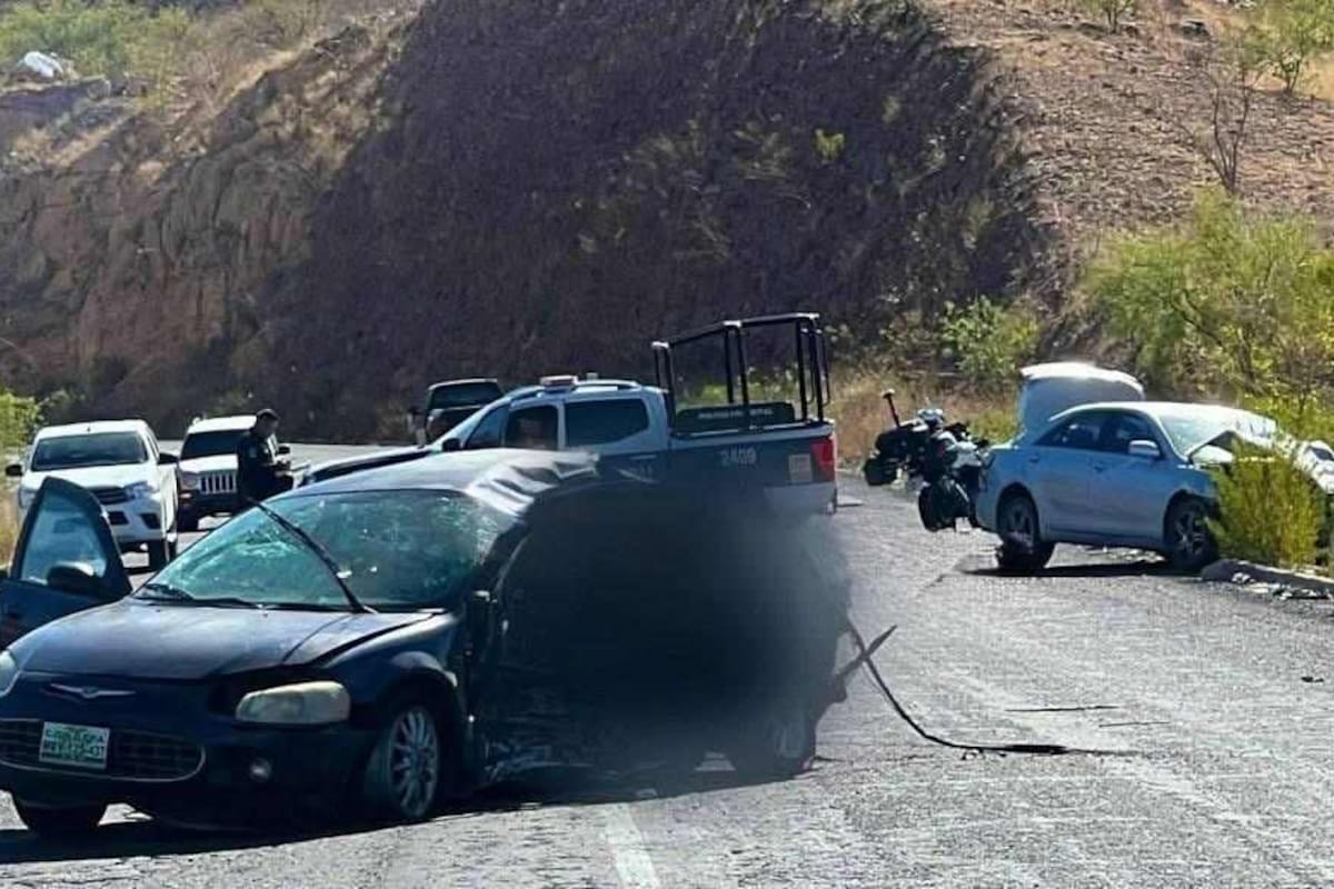 Fallecen dos personas en accidente carretero en Nogales