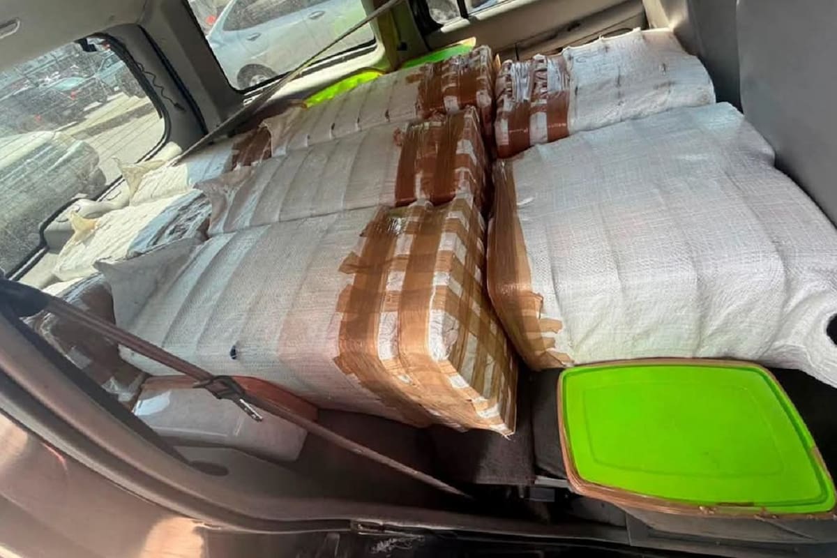 Detienen a 3 personas y aseguran 322 kilos de metanfetamina