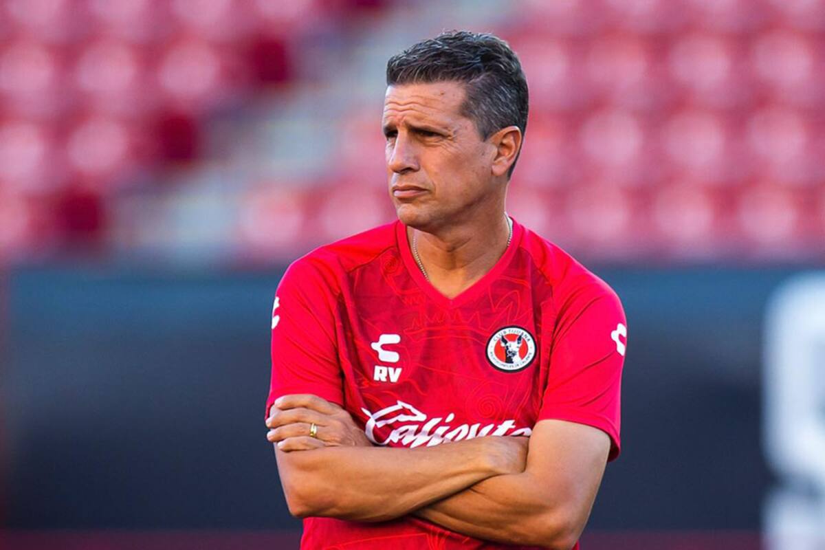 Ricardo Valiño se prepara para el duelo táctico ante el Puebla de Larcamón
