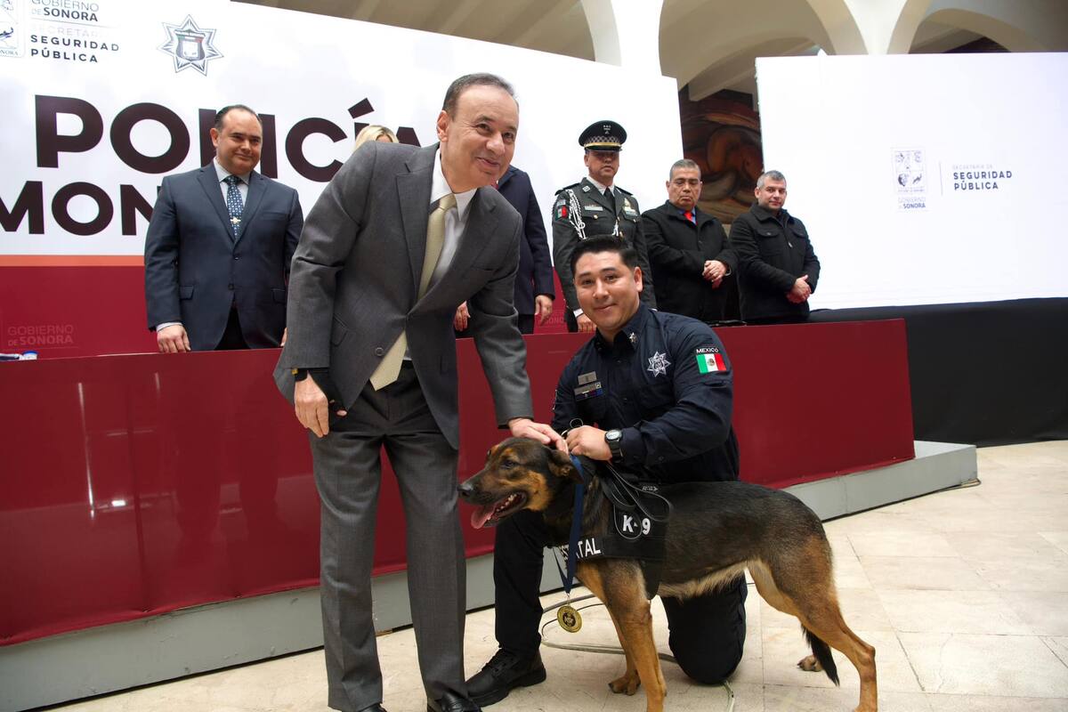 Galardonan a perritos policías y 80 elementos en Sonora
