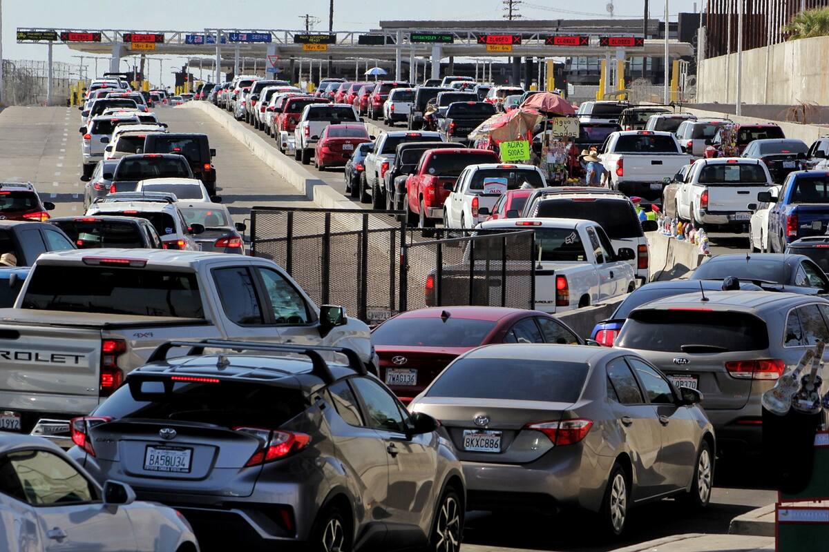 Horas de espera y nuevo cruce peatonal en Calexico