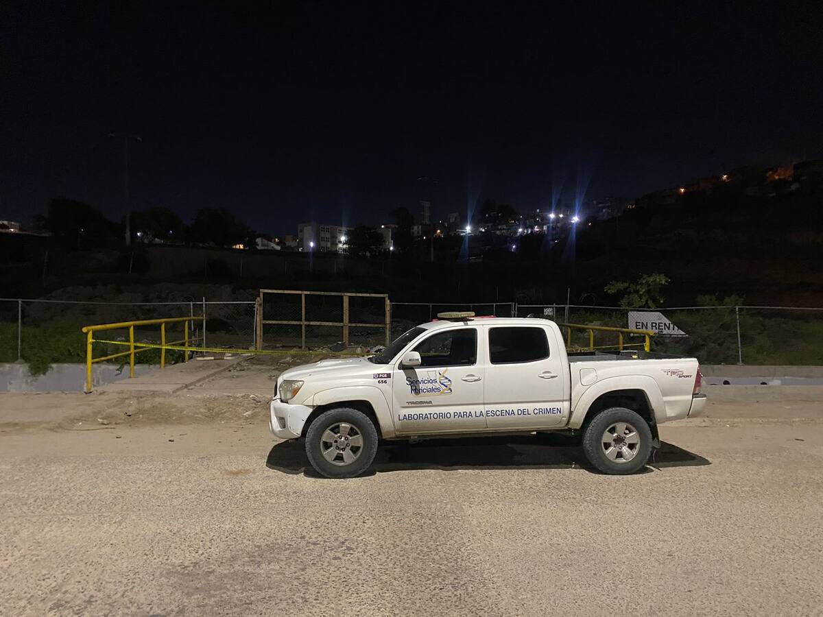 El hallazgo se realizó dentro de un terreno baldío.