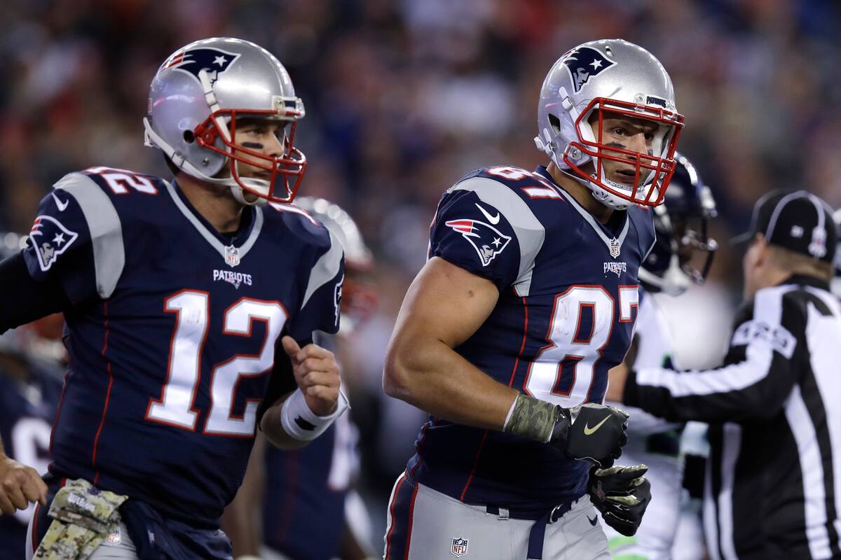 Gronkowski feliz por jugar de nuevo con Brady