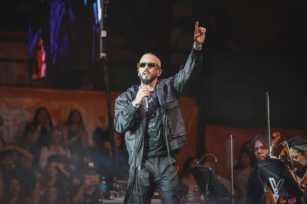 Yandel revive el reggaetón de los 2000 con un concierto sinfónico en Mexicali
