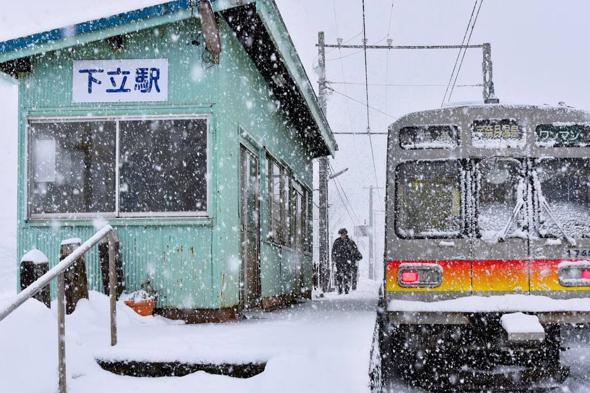 El tren japonés que se detenía solo por una estudiante