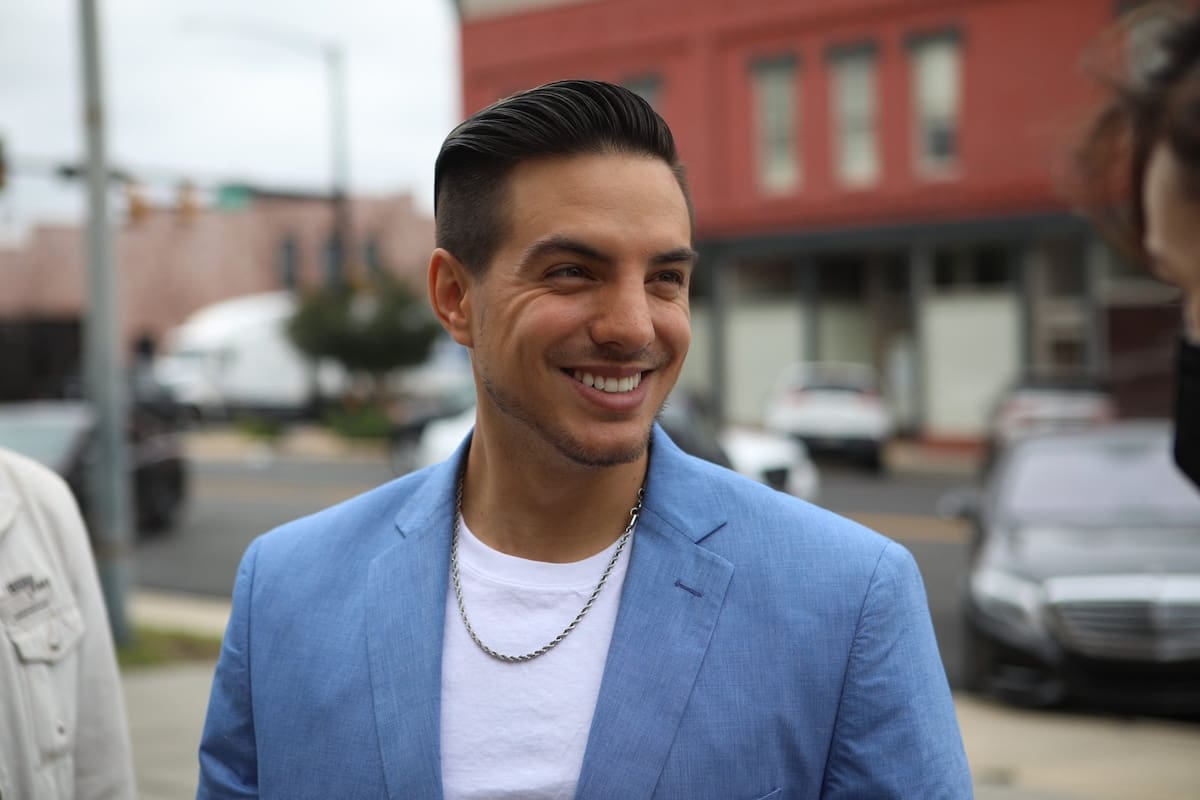 Vadhir Derbez pospone fecha por Covid