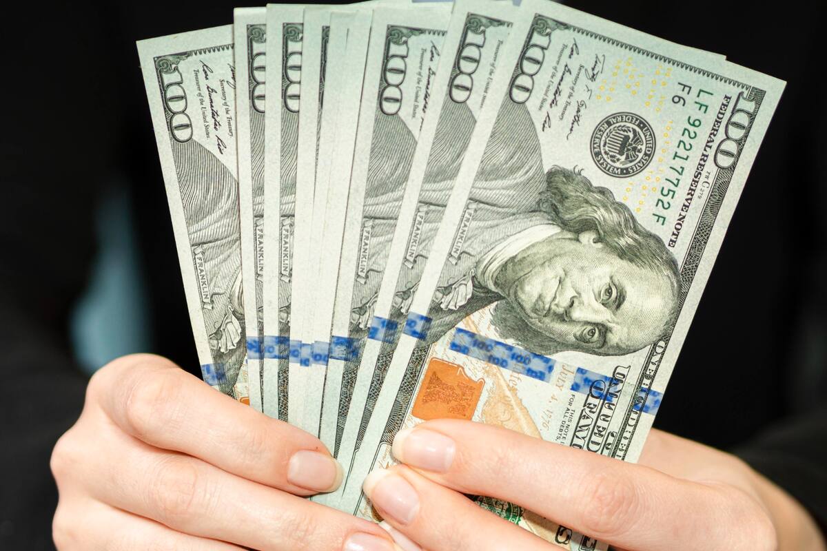 El peso mantiene caída frente al dólar y así cotiza el tipo de cambio hoy 5 de febrero de 2025