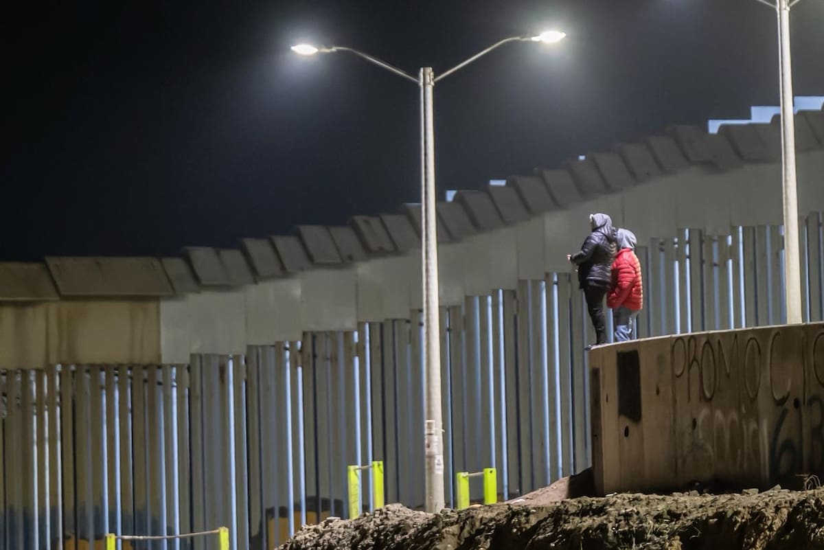 La Cápsula de SpaceX fue observada como un objeto luminoso durante su reingreso sin riesgo para la población. Foto: Border Zoom