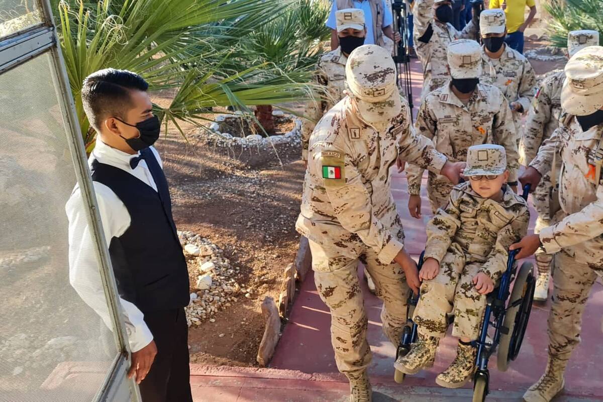 El pequeño Martín Karim es nombrado 'Soldado por un día'