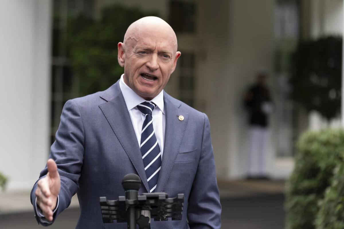 Mark Kelly, senador de Arizona. | Crédito: AP
