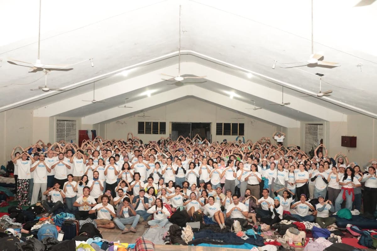 La asociación civil internacional Techo A.C. tiene el objetivo de garantizar que tengan acceso a una vivienda digna y que también les ayude a mejorar su salud, educación y su situación económica. Foto: Cortesía