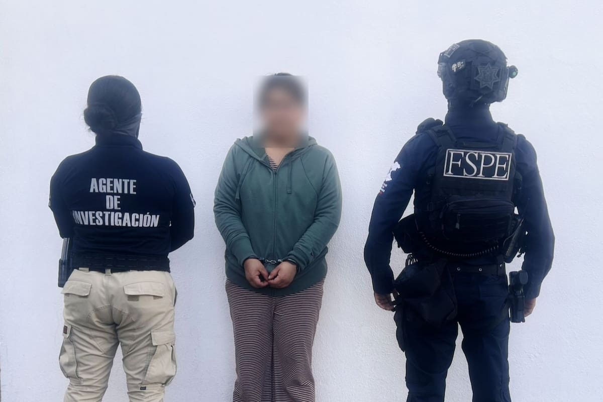 Detienen a una mujer policía en Guanajuato acusada de filtrar información oficial a grupos criminales y poner en riesgo operativos de seguridad