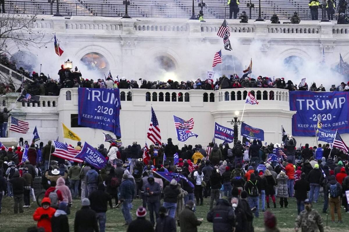 Encuentran culpable de sedición a líder del asalto al Capitolio en EU