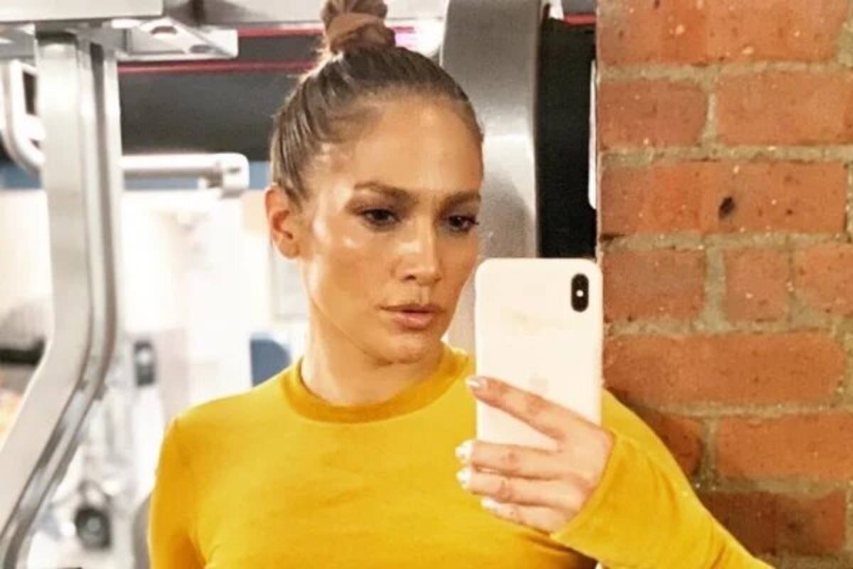 El truco de estilo de Jennifer Lopez para estar cómoda y a la moda