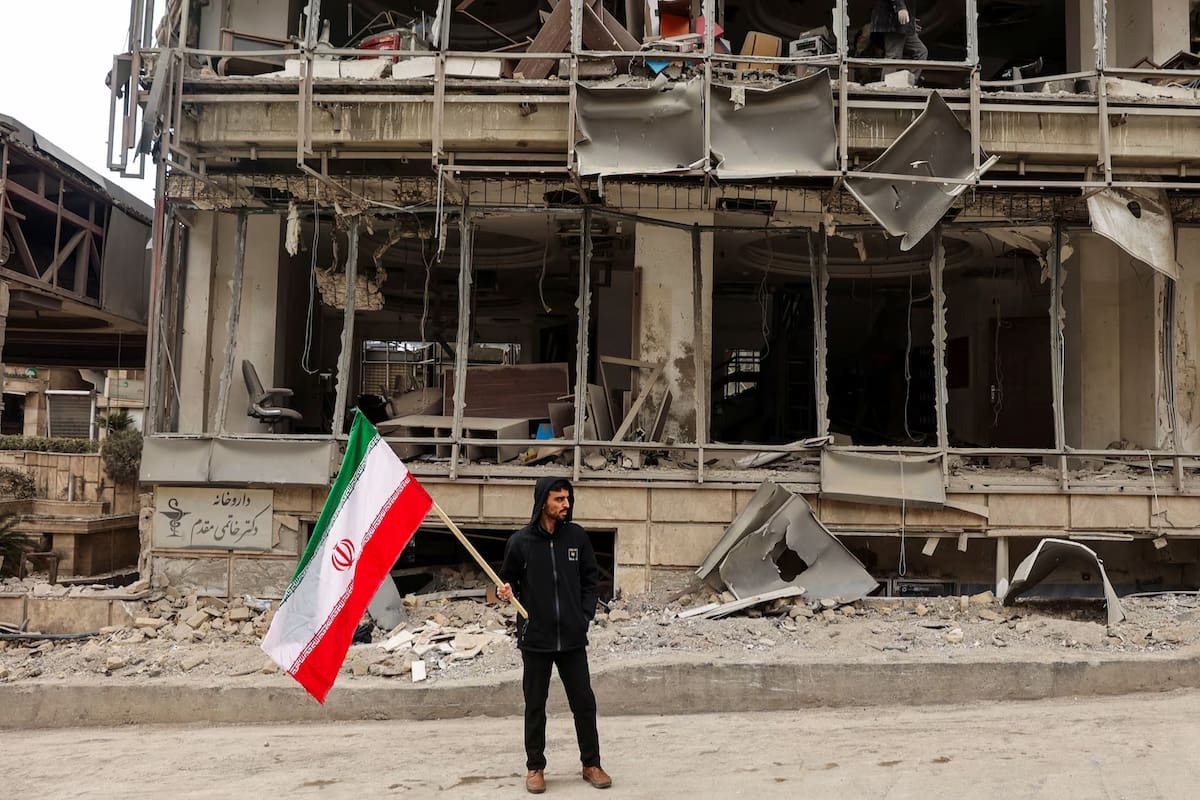 El conflicto entre Israel, Irán y Estados Unidos está dejando ganadores y perdedores mientras el petróleo superó los 92 dólares, las acciones de energía y defensa subieron hasta 5 % y las aerolíneas cayeron hasta 14 % ante el temor por el estrecho de Ormuz