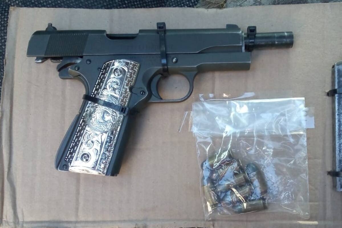 Detienen a dos con arma de fuego en SLRC