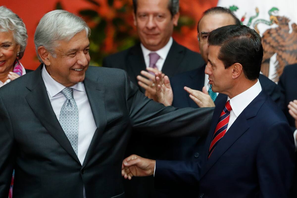 Fotografía del presidente Andrés Manuel López Obrador y Enrique Peña Nieto.