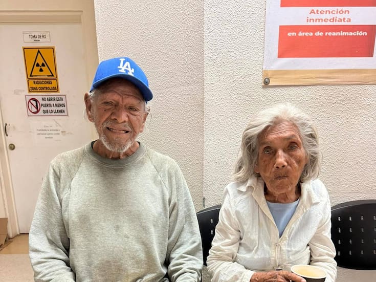 Adultos mayores viven en hospital de Guaymas tras ser abandonados por su familia; usuaria moviliza redes para ayudarlos