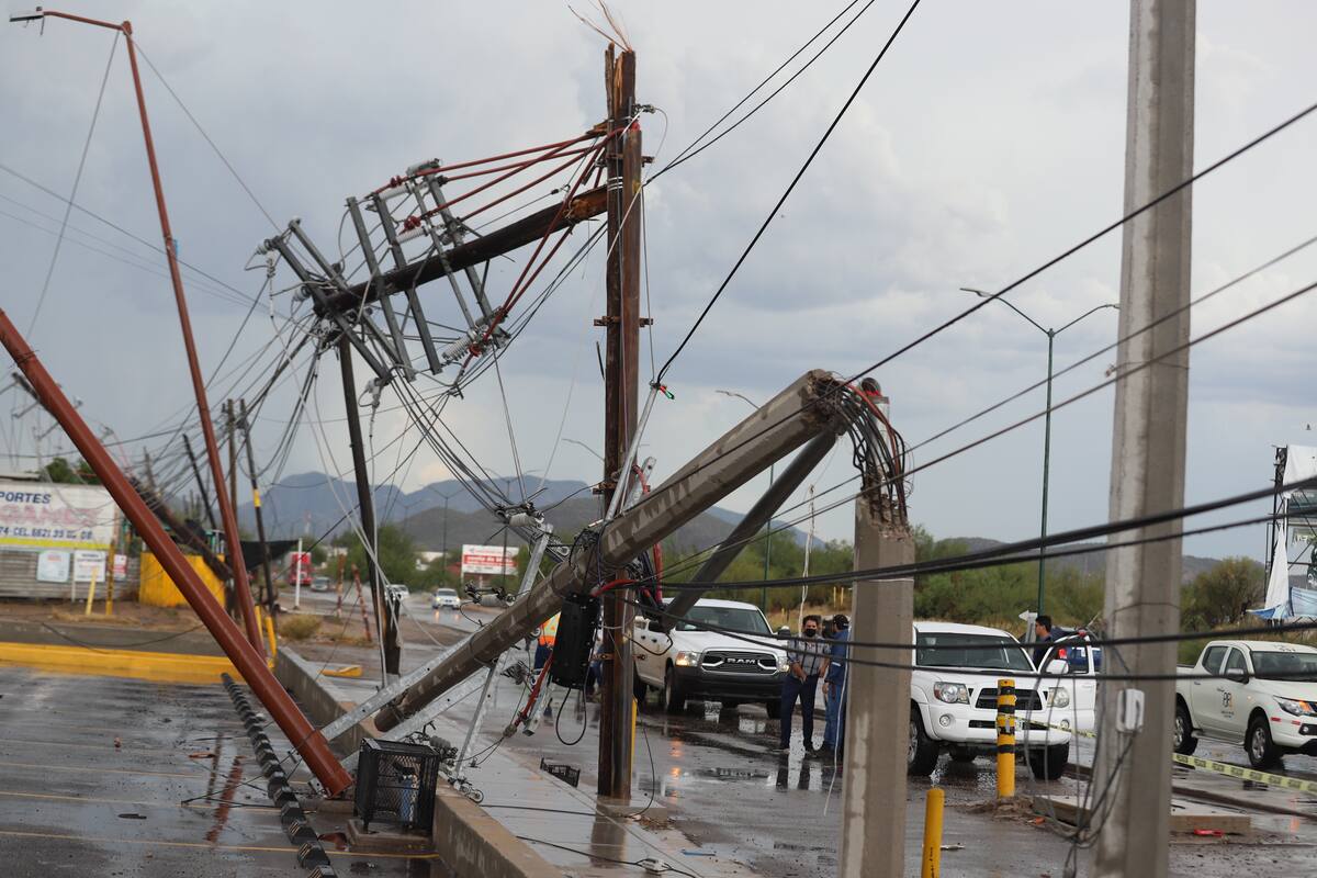 CFE restablece casi el 100% del servicio de energía tras afectaciones por tormenta