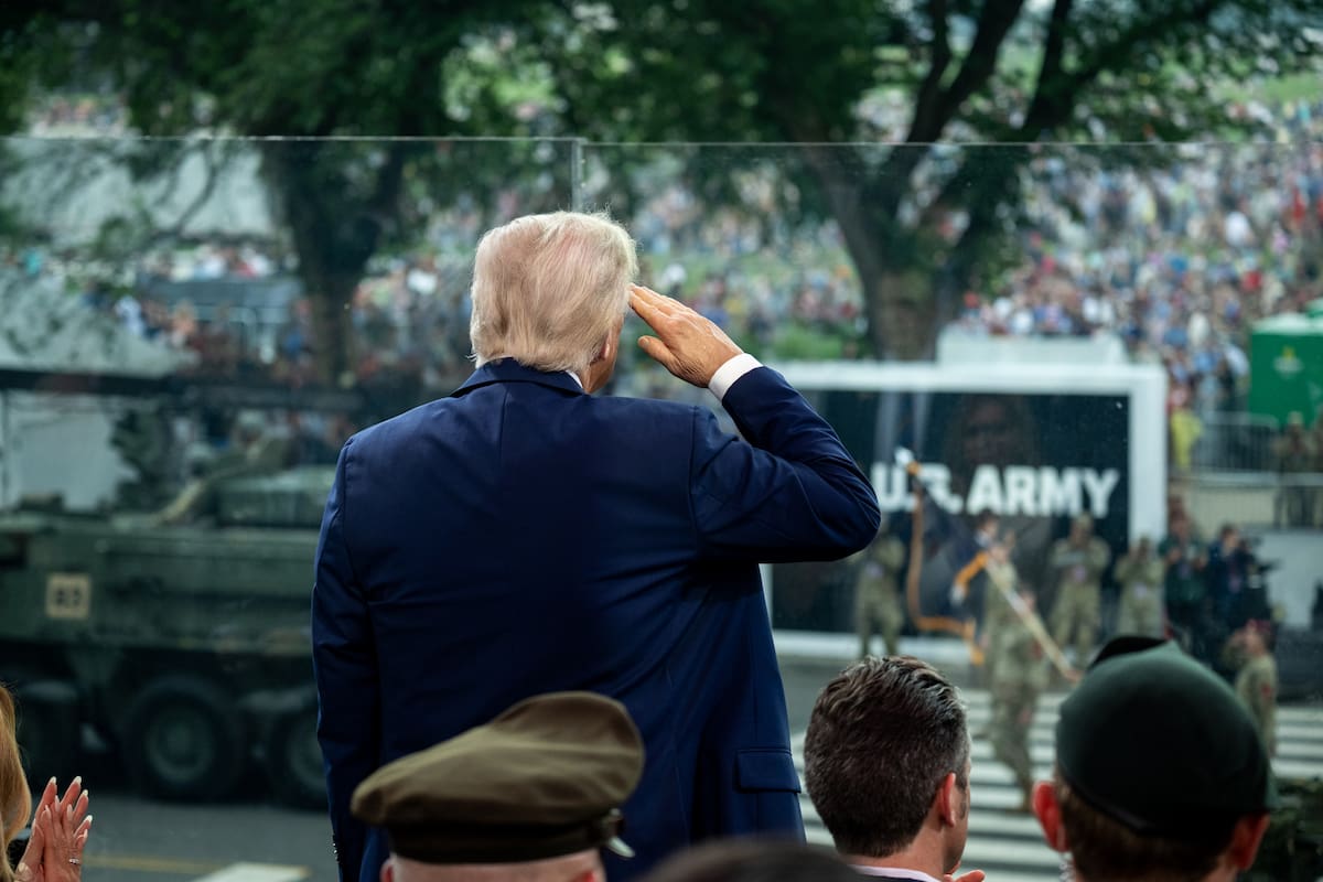EEUU celebra 250 años del Ejército entre desfile militar, protestas contra Trump y el cumpleaños de este