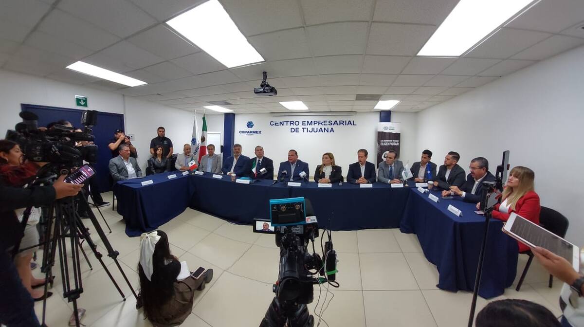 Integrantes del Consejo Coordinador Empresarial (CCE) de Tijuana ofrecieron una conferencia de prensa.