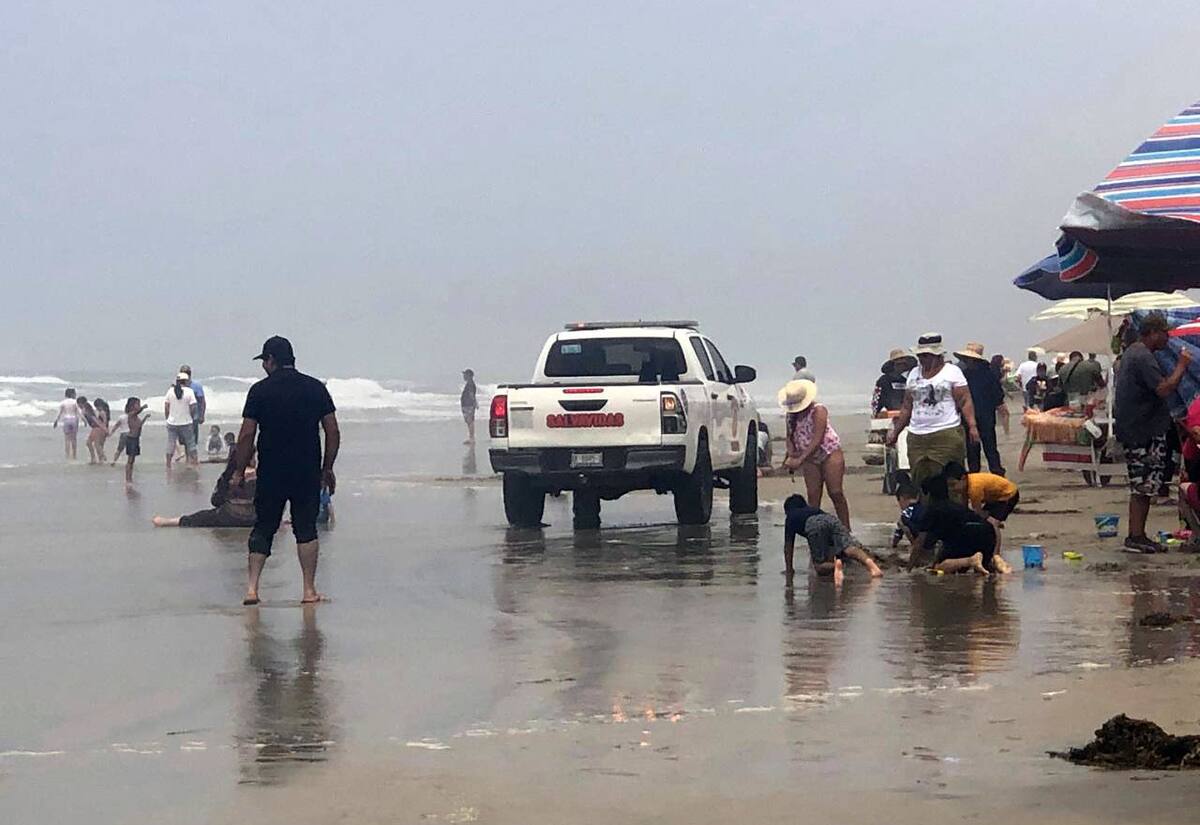 Salvavidas recomendaron a los paseantes extremar cuidado al ingresar al mar,