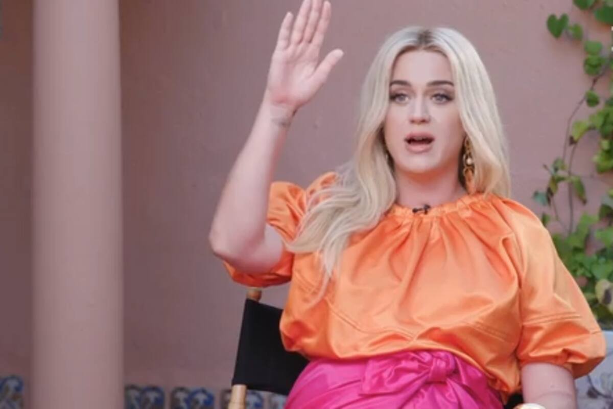 Katy Perry presume de su avanzado embarazo en portada de People
