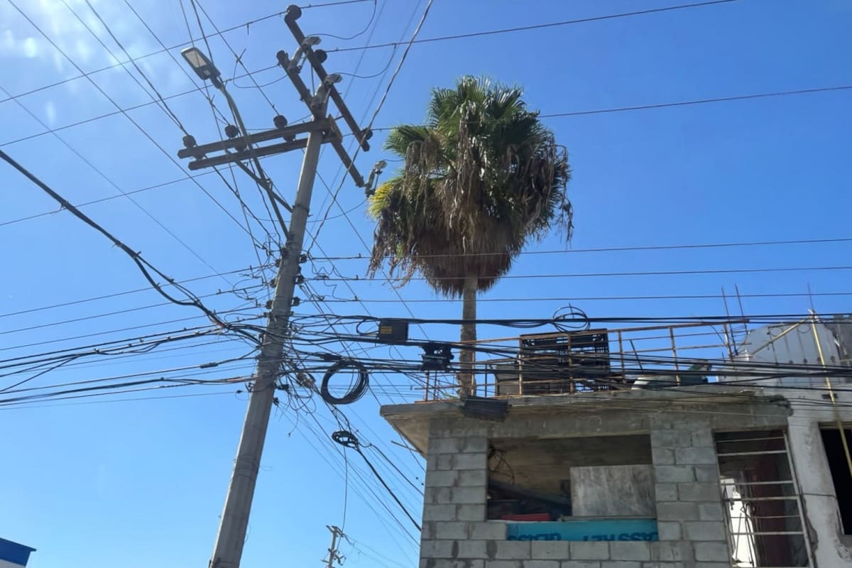 Vecinos de Tijuana llevan días sin luz; CFE aclara que son sectores fuera de servicio