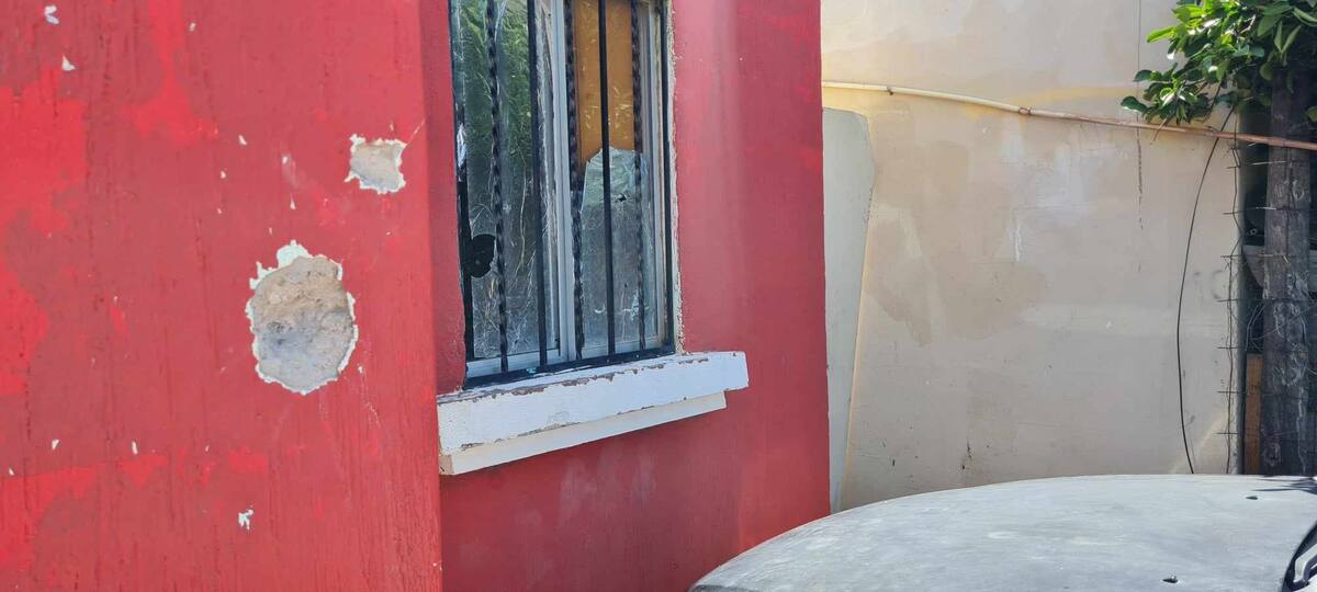 Casas con impactos de bala por disparos que despertaron a vecinos de Oasis Pinacate, al Sur de Hermosillo. | Especial