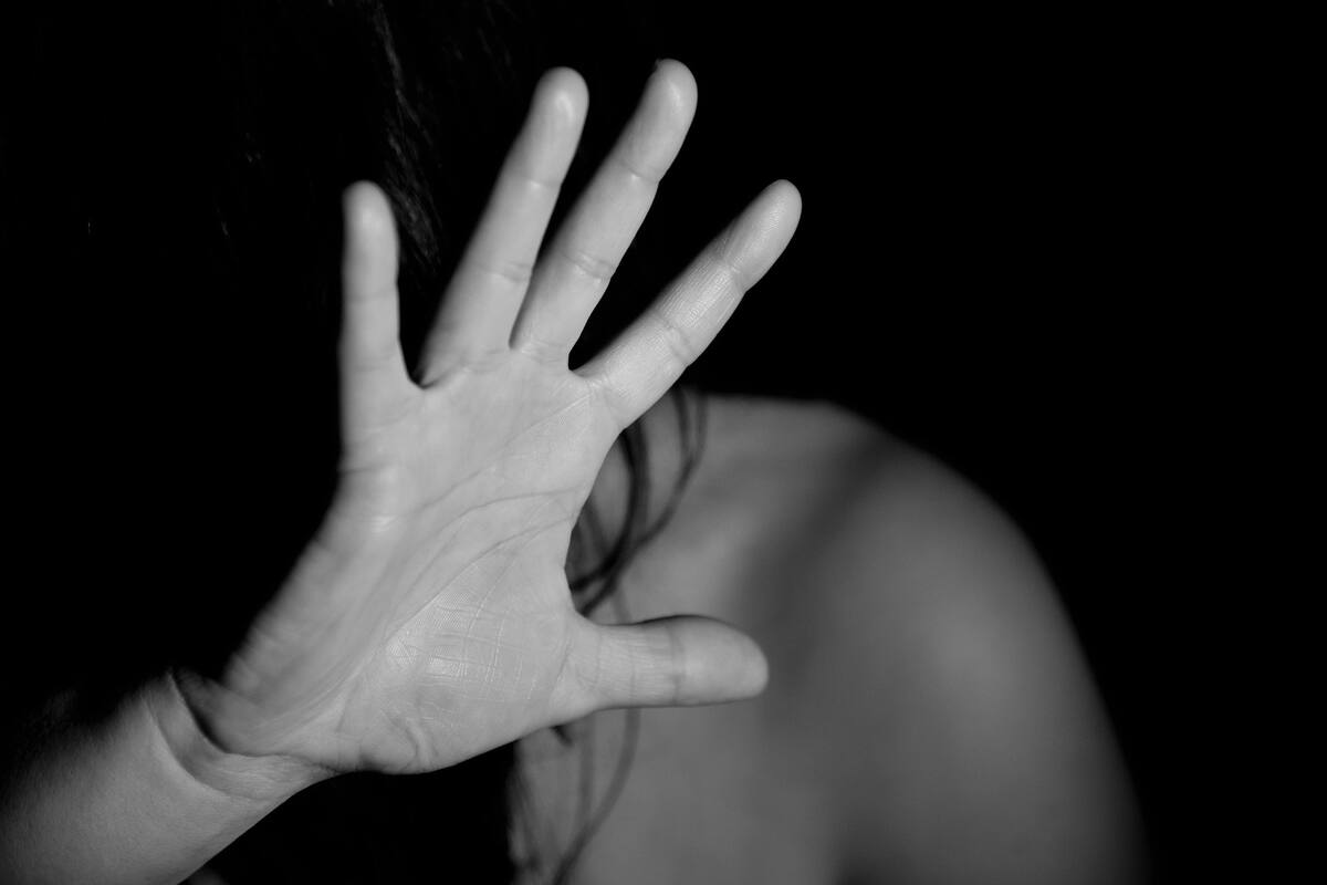 Destituyen al funcionario Adán García por agresión contra su esposa en Colima