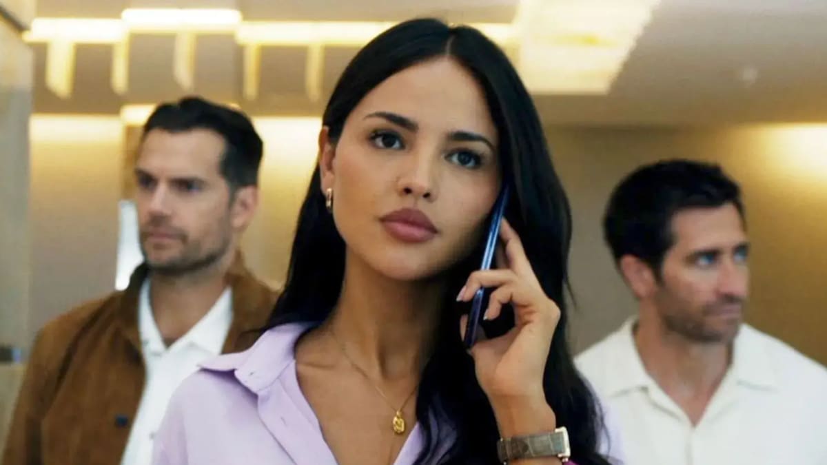 ¿De qué trata “In The Grey”? La película de acción que reúne a Eiza González, Henry Cavill y Jake Gyllenhaal