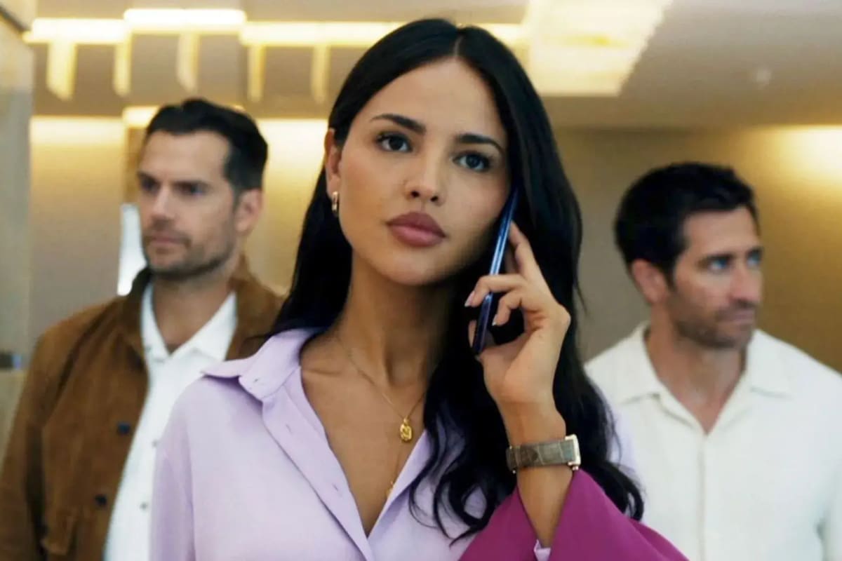 ¿De qué trata “In The Grey”? La película de acción que reúne a Eiza González, Henry Cavill y Jake Gyllenhaal