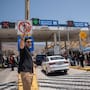 Docentes toman casetas en la carretera Tijuana-Mexicali