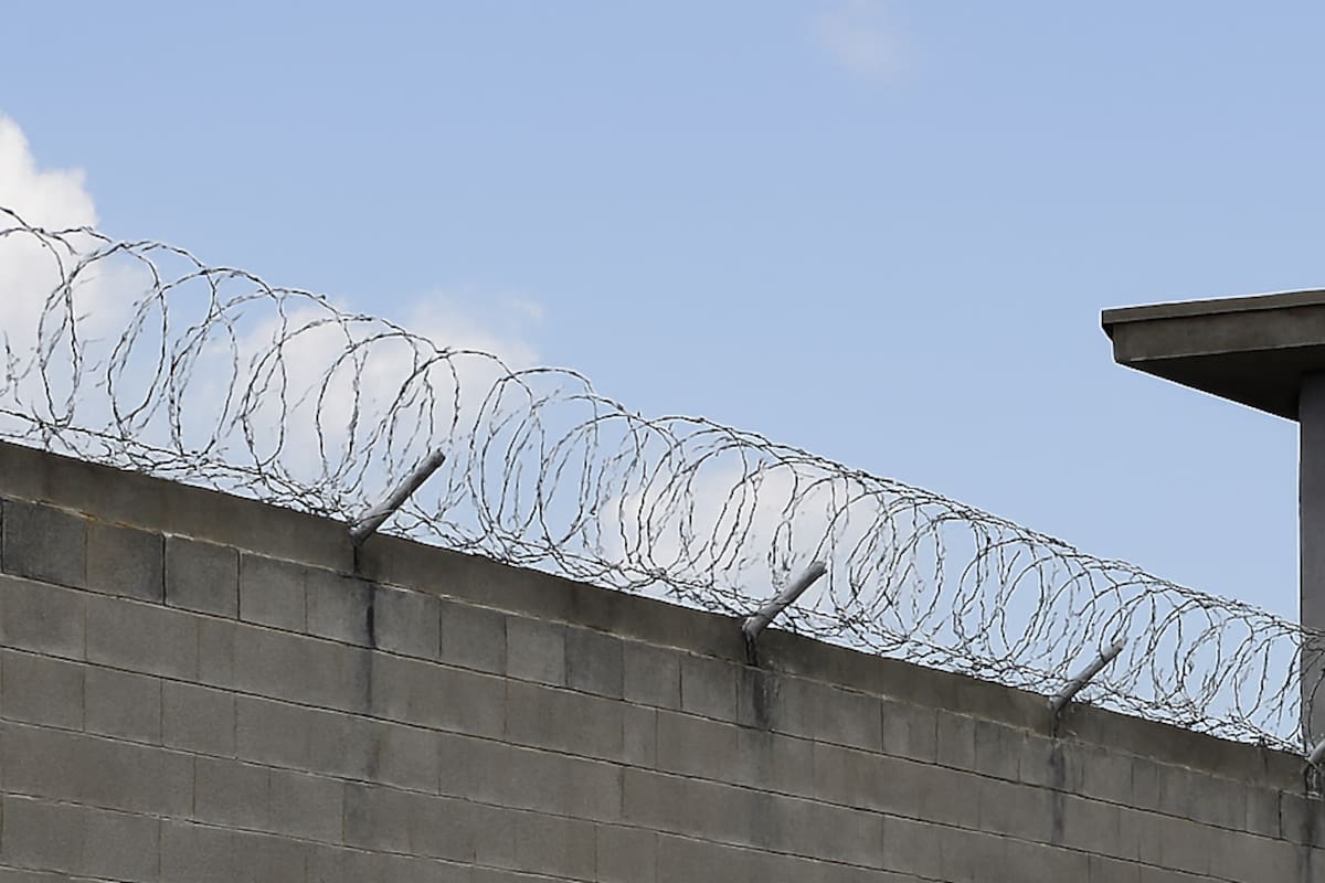 Hallan sin vida a interno en el penal de Aguaruto: celda cerrada desde dentro apunta a posible suicidio, mientras autoridades activan investigación oficial