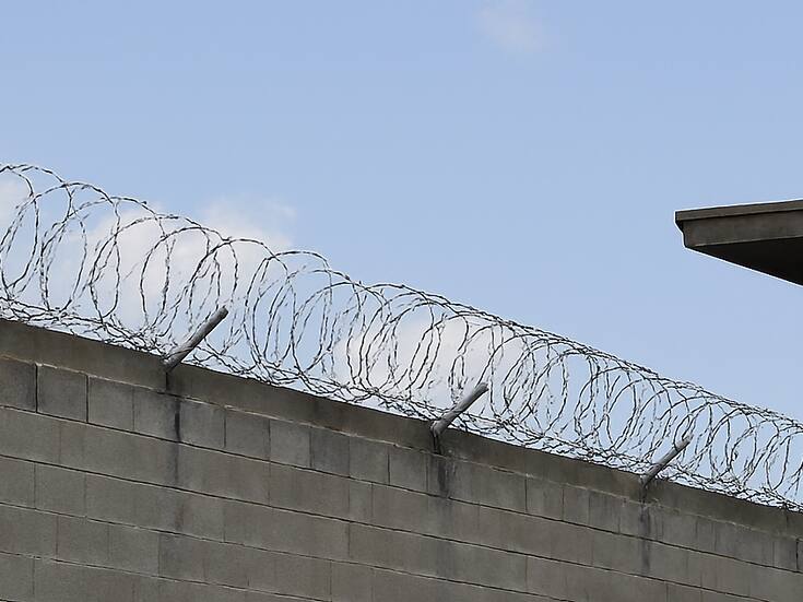 Hallan sin vida a interno en el penal de Aguaruto: celda cerrada desde dentro apunta a posible suicidio, mientras autoridades activan investigación oficial