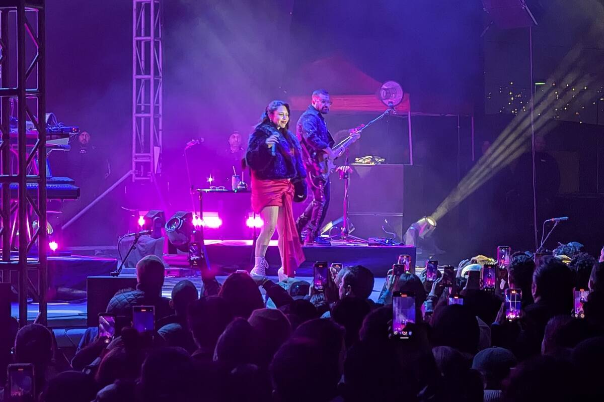 Belanova ilumina de ‘rosa pastel’ su concierto en Tijuana