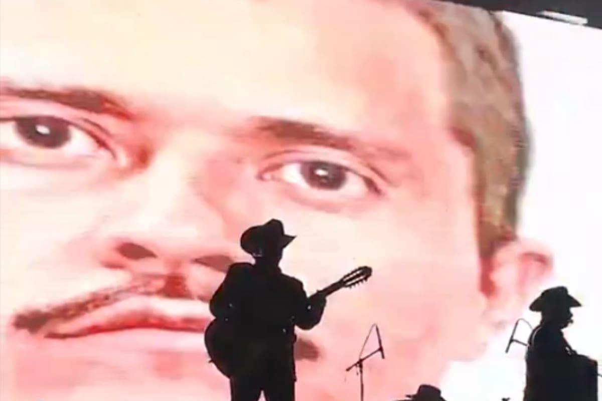 En un concierto en el Auditorio Telmex, la banda "Los Alegres del Barranco" proyectó imágenes de "El Mencho", líder del CJNG. Foto: Captura de pantalla
