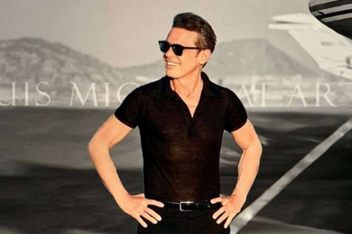 Luis Miguel reaparece junto a Antonio Banderas firmando una barrica de vino