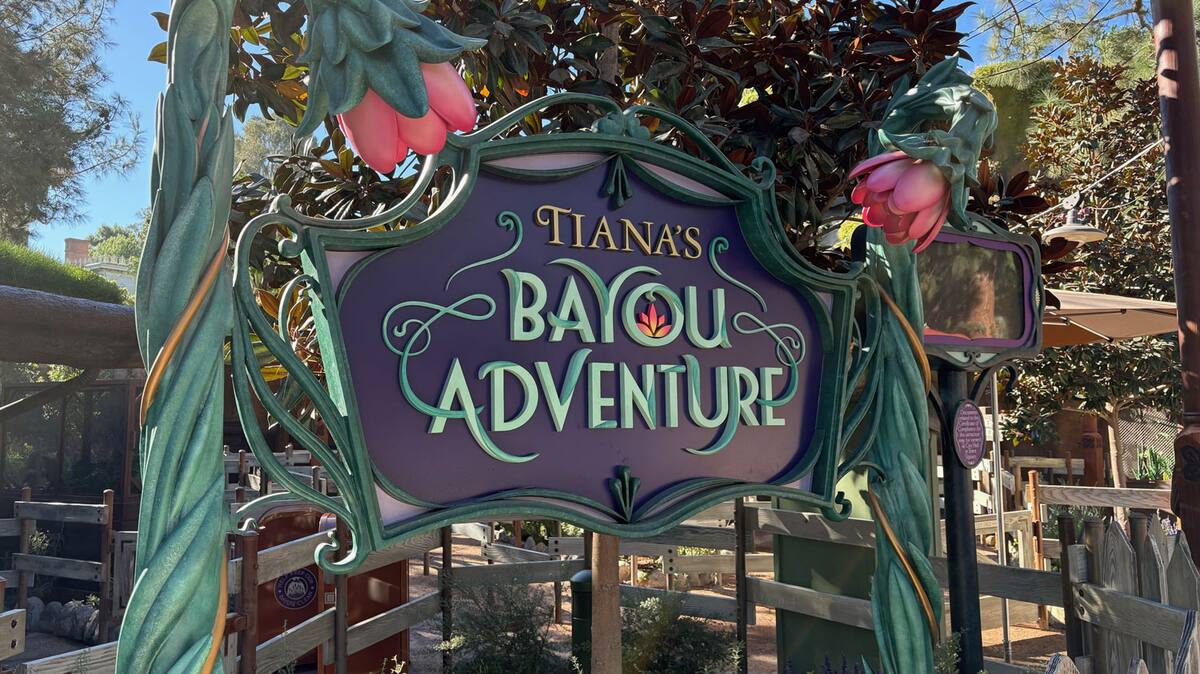 Una gran diferencia entre los personajes de esta atracción y los de la temática anterior, son las mejoras en tecnología y los colores brillantes que pueden ser vistos en cada uno de los detalles de este juego.