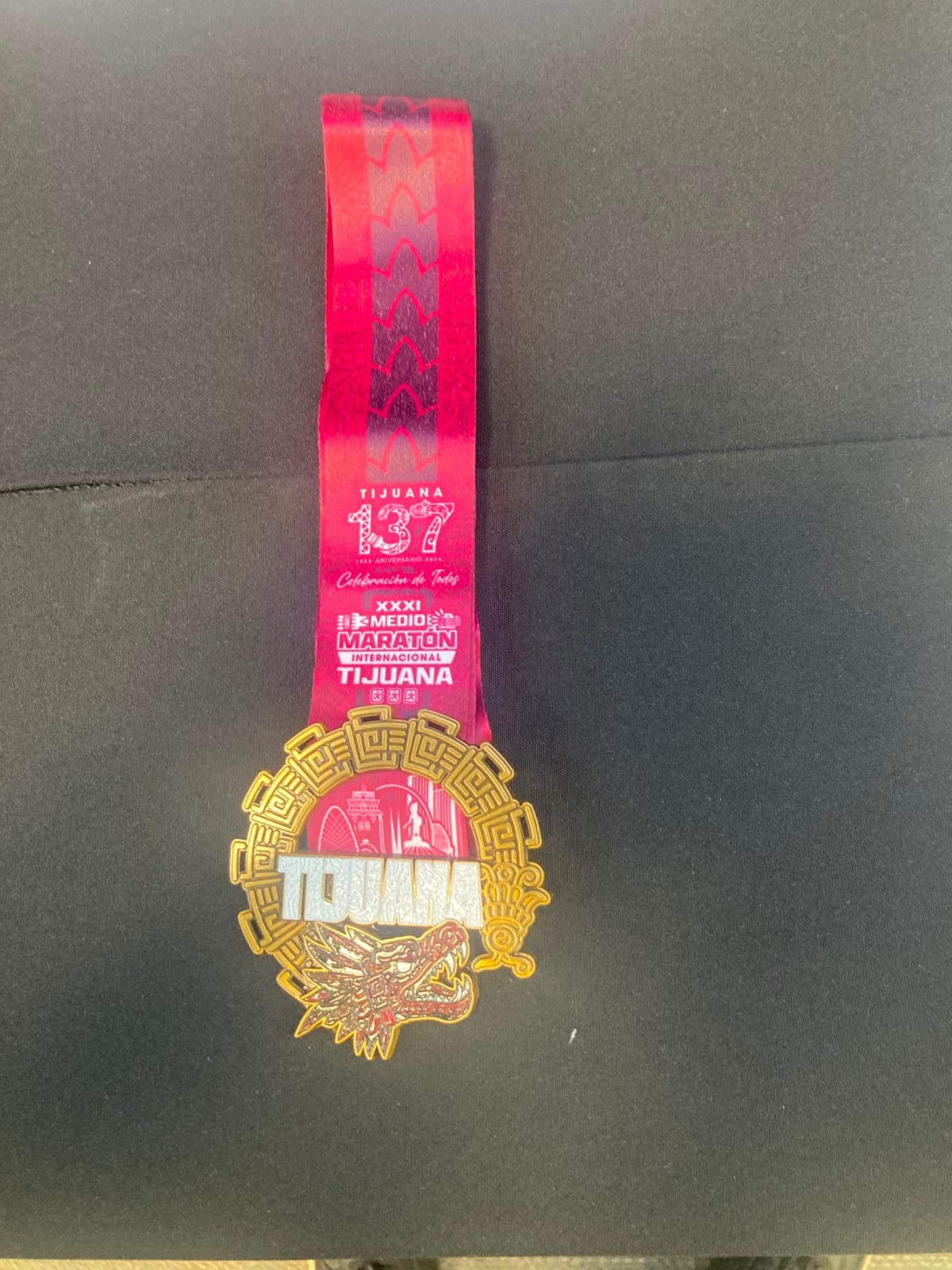 La edición 31 del Medio Maratón Internacional de Tijuana presentó su playera y medalla, inspiradas en la identidad de la ciudad y su aniversario 137. Foto: Antonio de la Torre.
