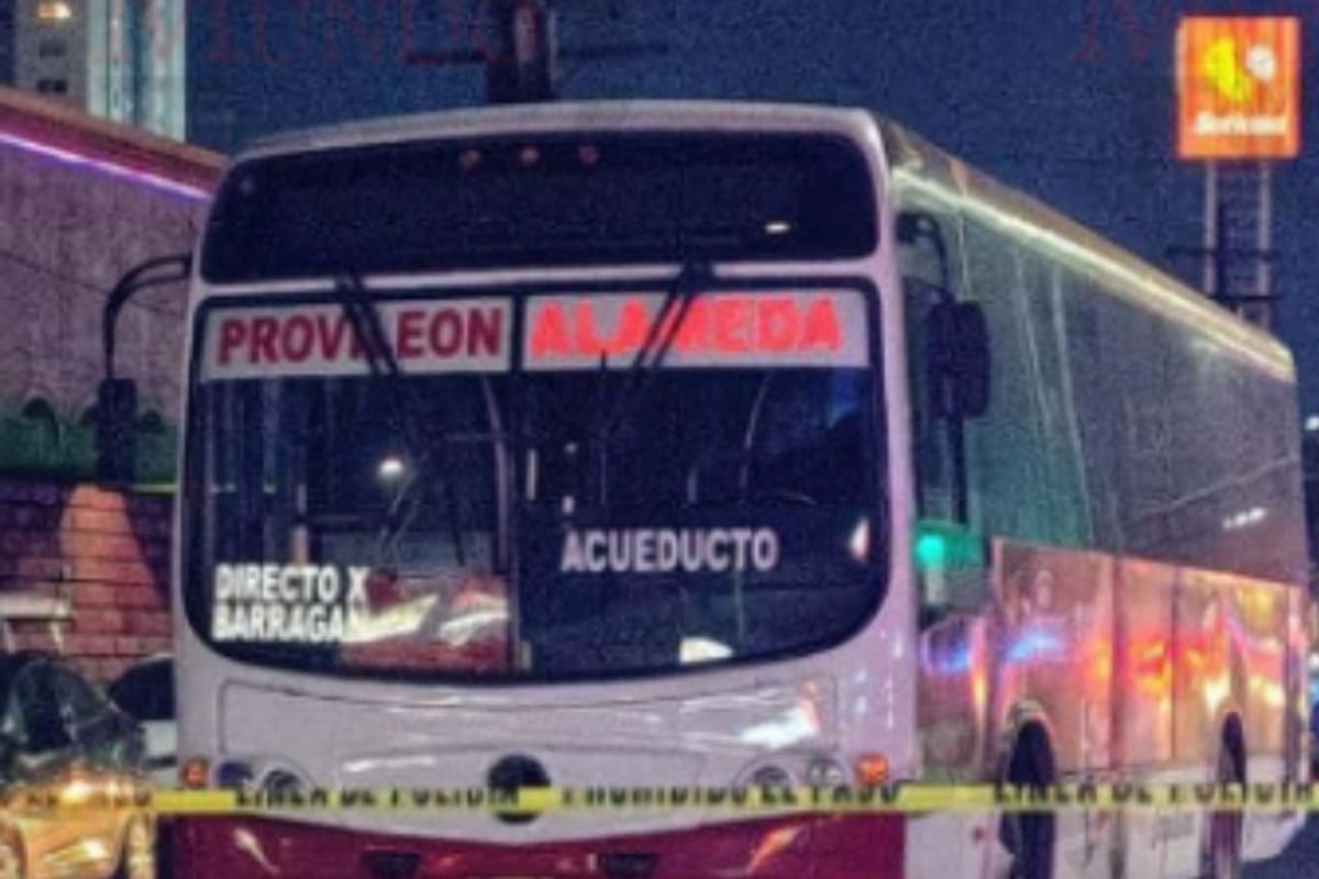 Detienen a pasajero tras mortal discusión en ruta 220 de Monterrey; conductor fallece