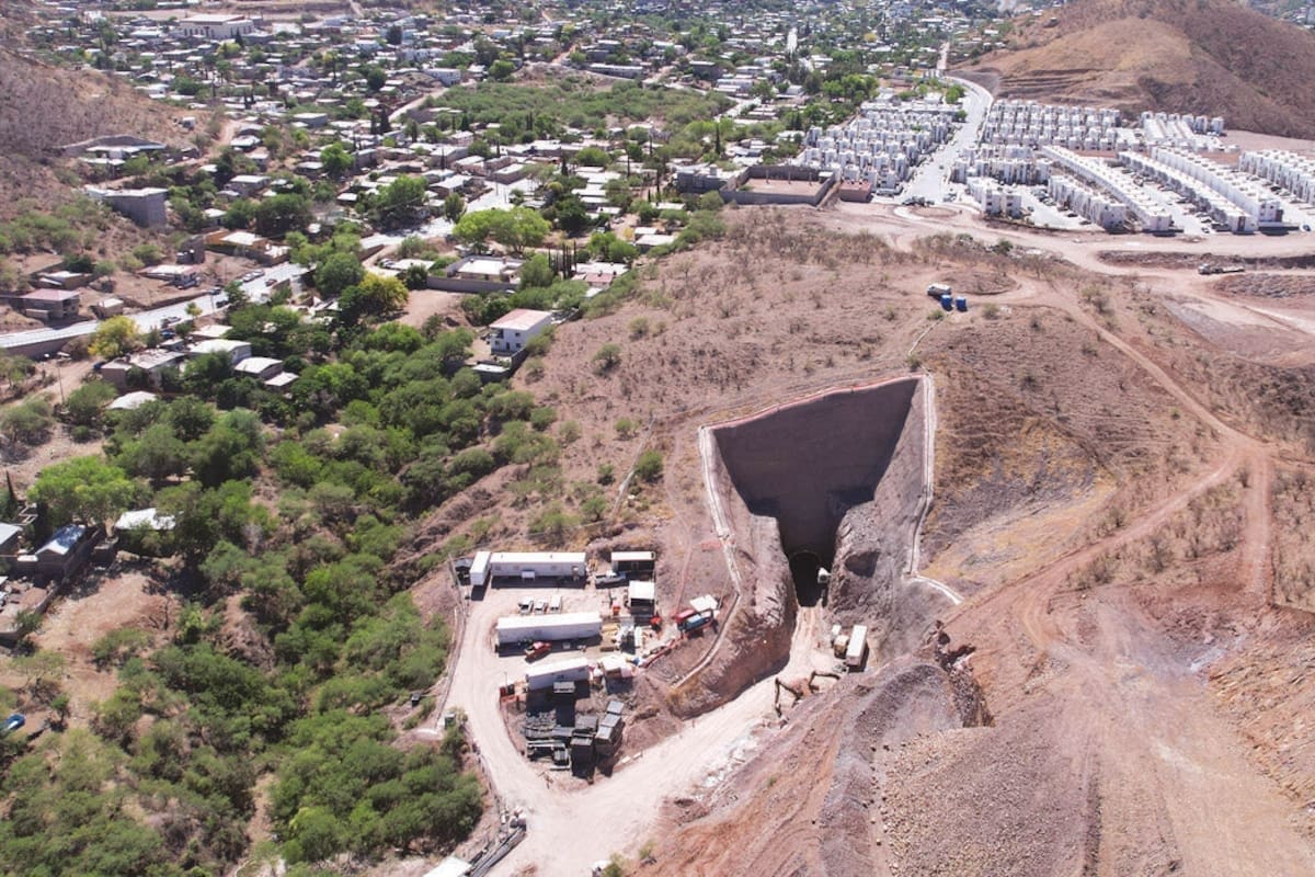 Sheinbaum revisa el proyecto original del tren Ímuris-Nogales y promete informar pronto sobre los avances y recursos para continuar la obra en 2027
